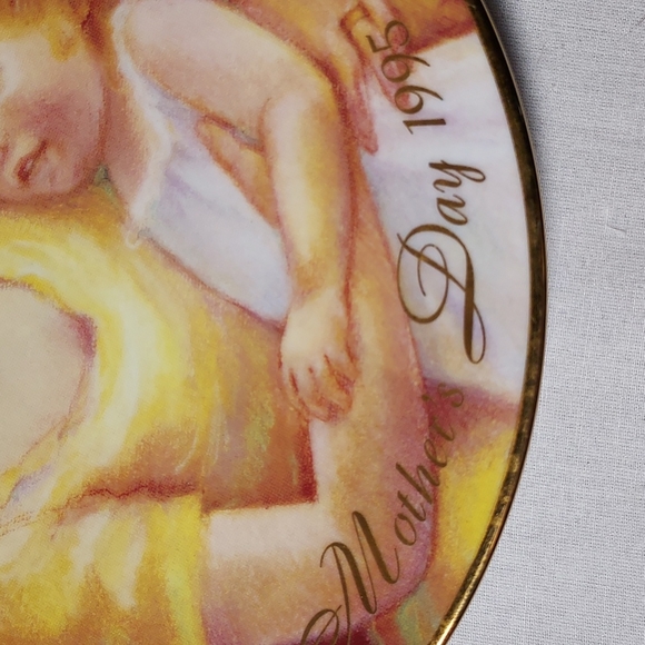 Avon Rare 1995 Vintage Mother's Day Plate in Original Box Rare Oversized Plate - Picture 6 of 10